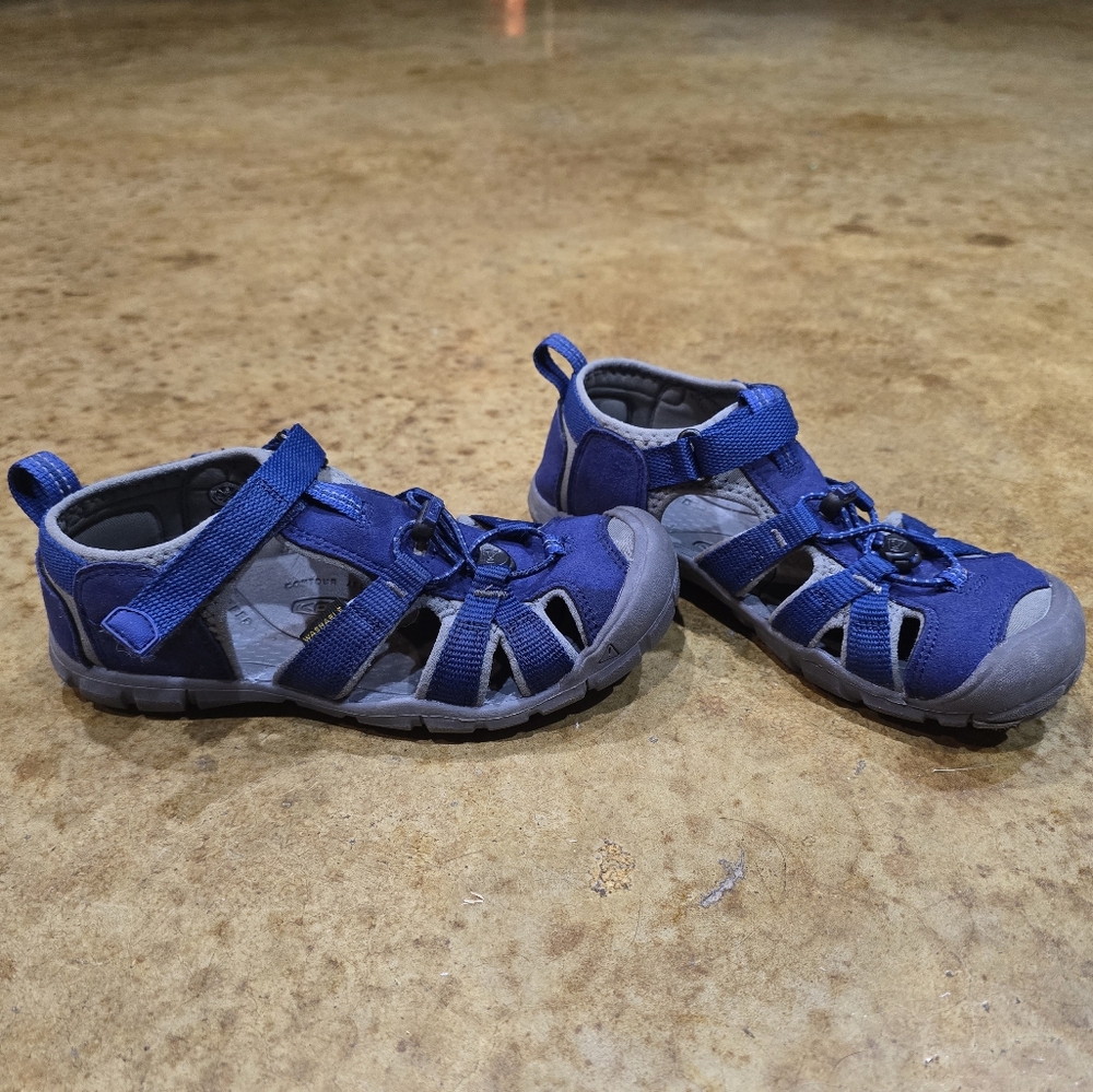 Kids KEEN Sandals Blue Size 3 US Hybrid Washable Sandals